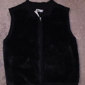 Girl’s faux fur front vest